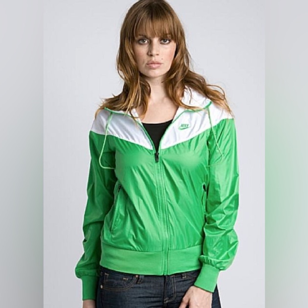 Nike WINDRUNNER jacket green and white